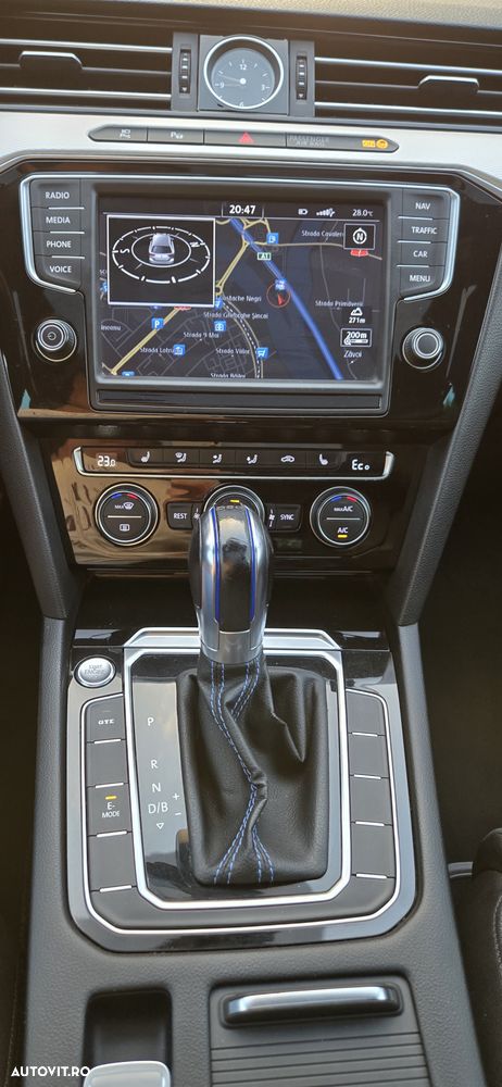 Volkswagen Passat - 14