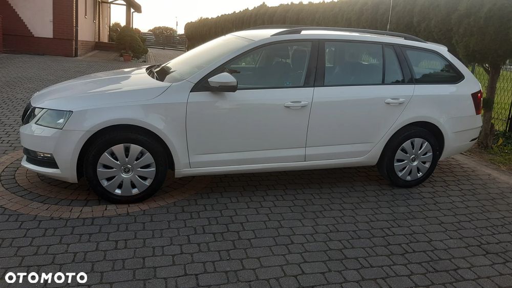 Skoda Octavia 1.6 TDI DSG Ambition - 22
