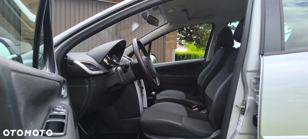 Peugeot 207 1.4 16V Trendy nICE - 32