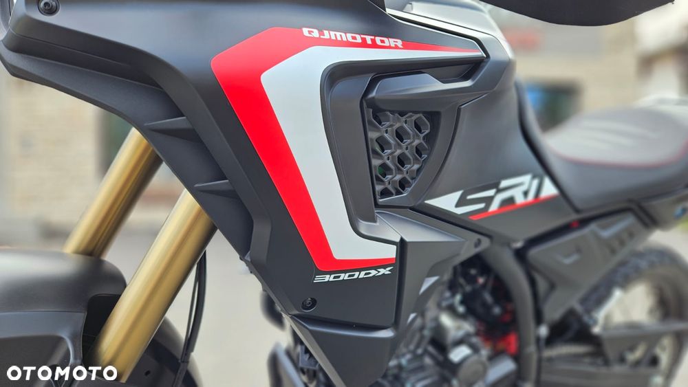 QJMOTOR SRT 300DX - 4