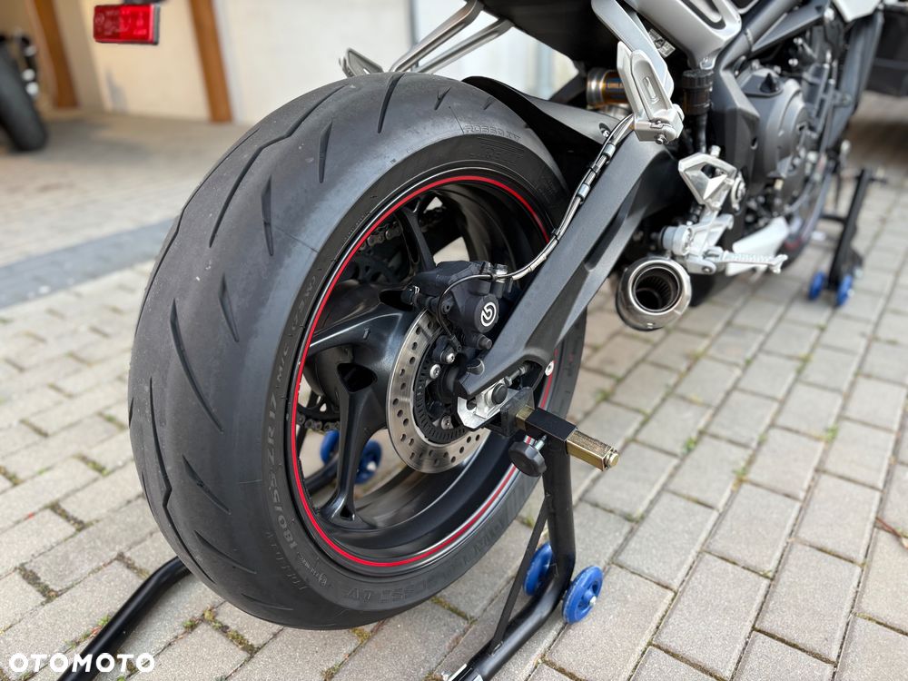 Triumph Street Triple - 12