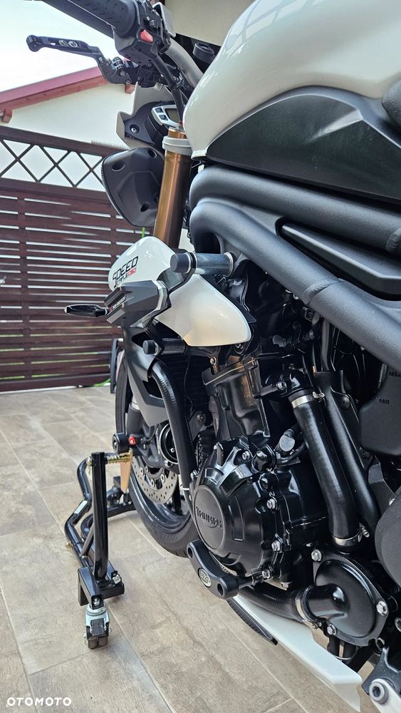 Triumph Speed Triple - 4