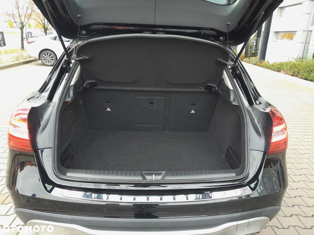 Mercedes-Benz GLA 200 7G-DCT Urban - 12