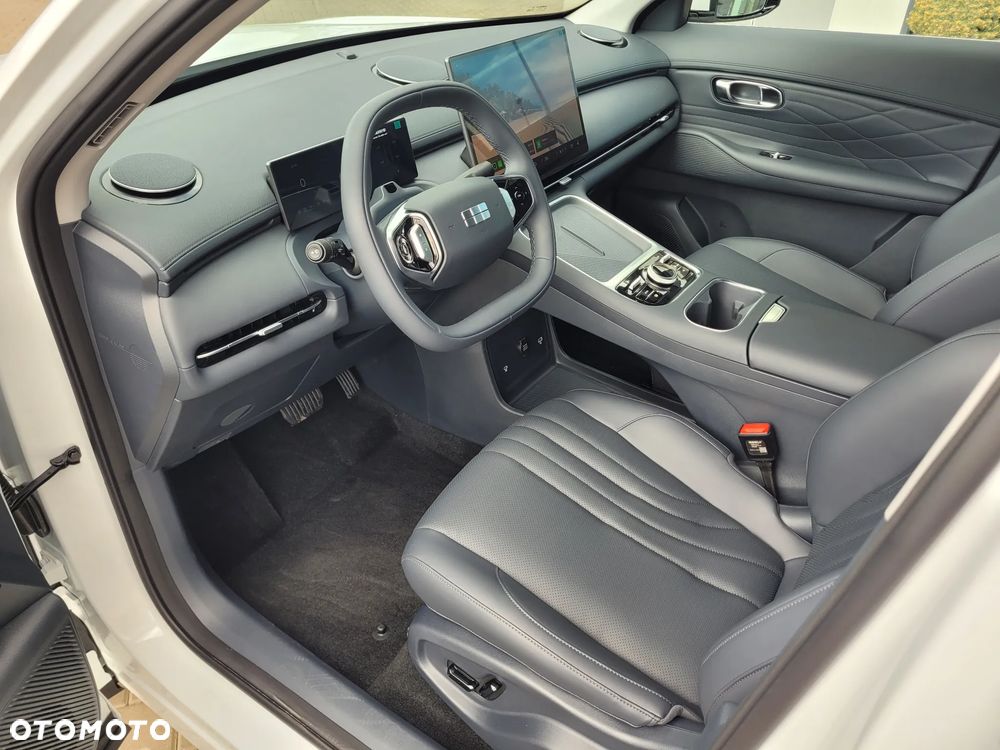 Geely Starray EM-i 1.5 PHEV Pro - 24