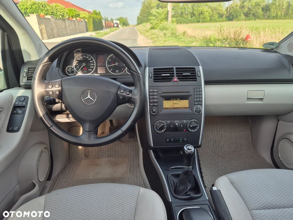 Mercedes-Benz Klasa A 180 BlueEFFICIENCY Avantgarde Special Edition - 14