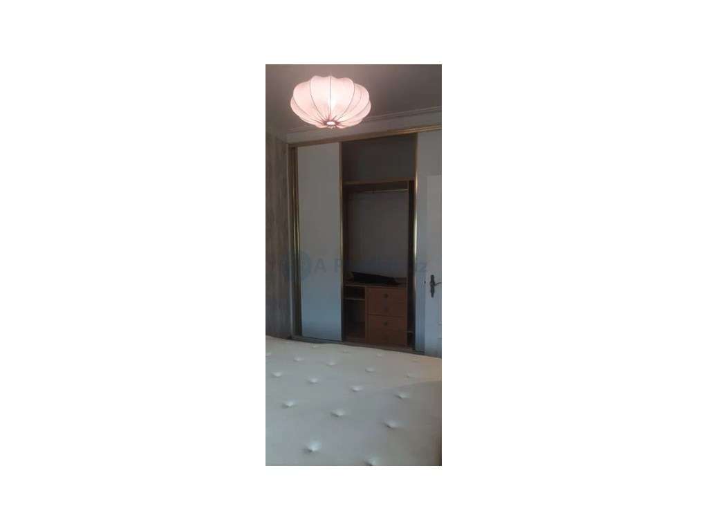 T2 Remodelado | Luminoso e Bem Localizado - Amadora Venteira - Grande imagem: 4/11