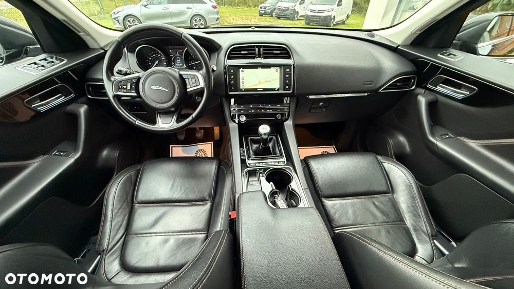 Jaguar F-Pace - 29