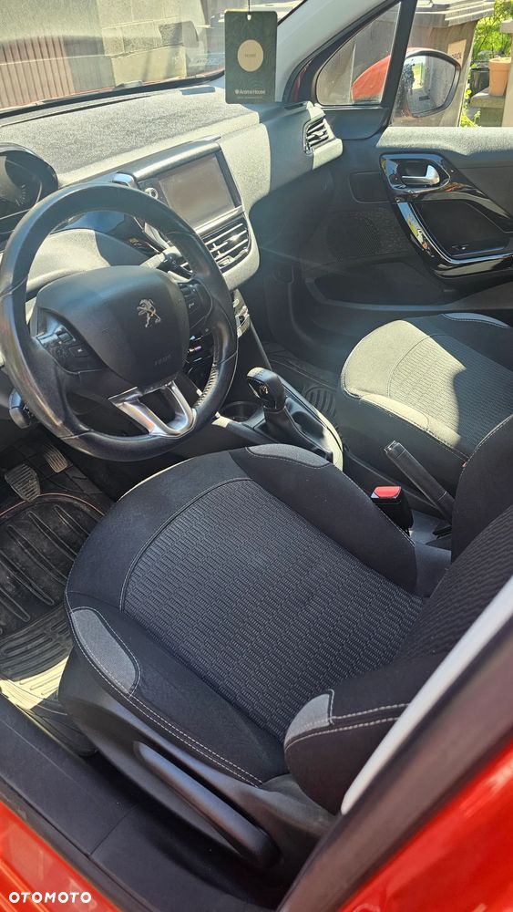 Peugeot 208 1.2 PureTech Style - 6
