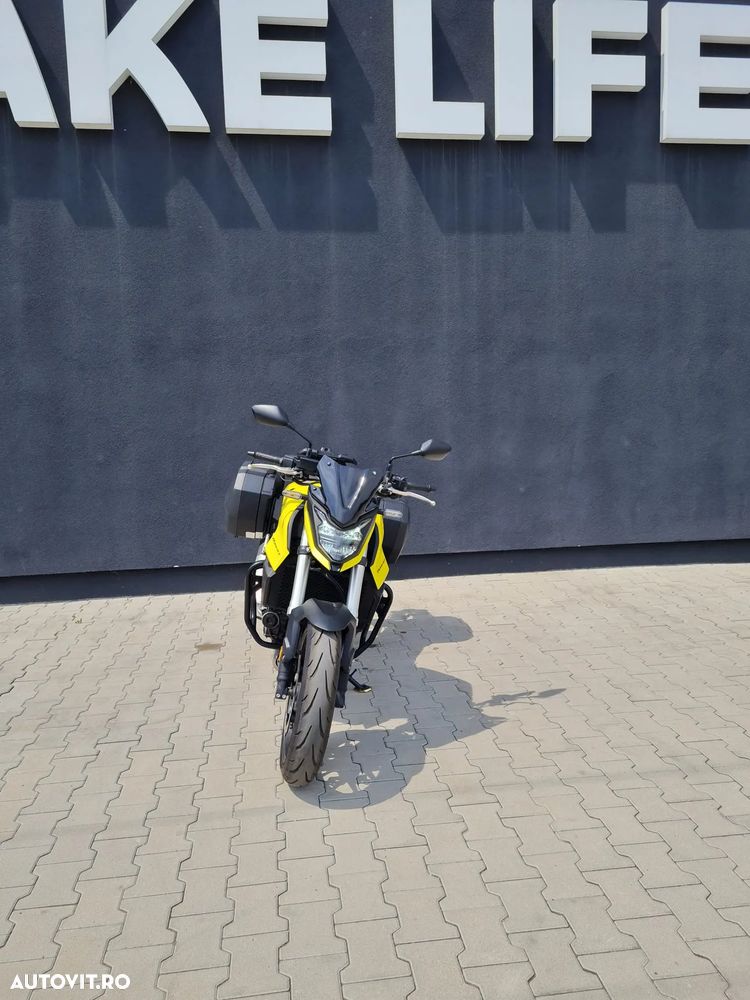 Honda CB 750 Hornet - 1