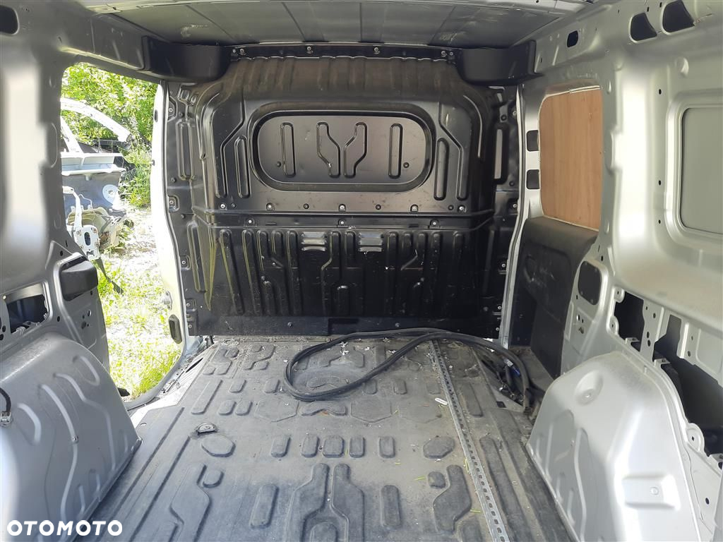 Błotnik tył lewy ćwiartka Fiat Doblo II COMBO D 2009-2014R TOWAROWY SREBRNA - 2