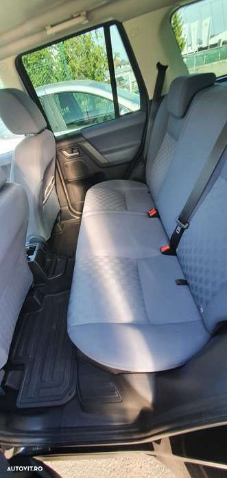 Land Rover Freelander 2.2 TD4 SE - 8