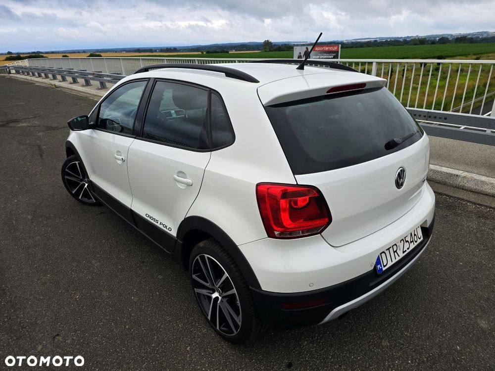 Volkswagen Polo 1.2 TSI Cross Urban White - 2