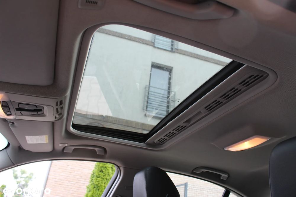 BMW Seria 3 320i Sport-Aut - 37
