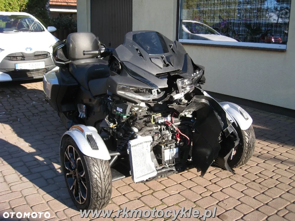 Can-Am Spyder - 1
