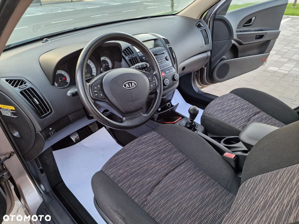 Kia Ceed - 3