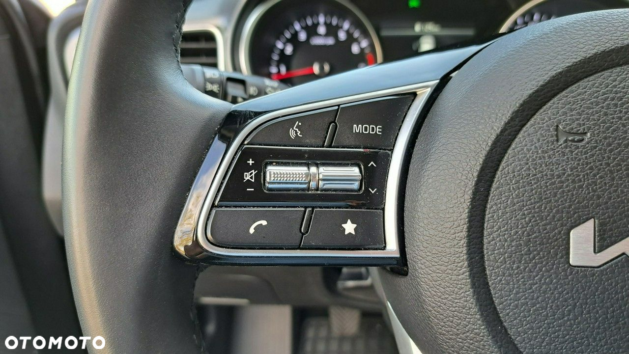 Kia Ceed - 11