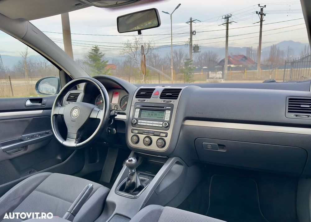 Volkswagen Golf 1.6 Comfortline - 5