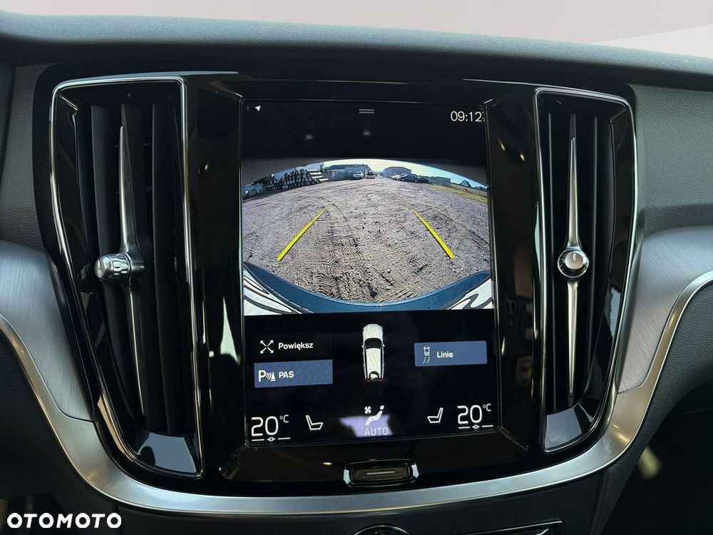 Volvo V60 B4 D Momentum Pro - 22