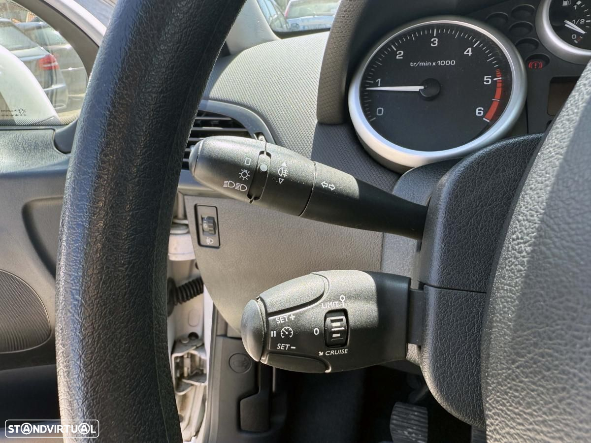 Peugeot 207 1.4 HDi Active - 21