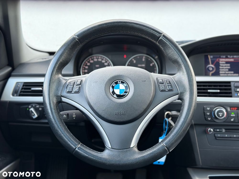 BMW Seria 3 318d DPF - 31
