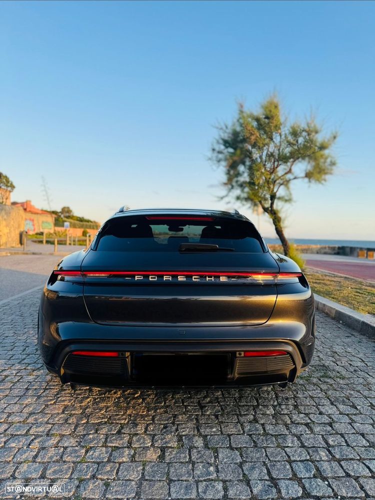 Porsche Taycan Cross Turismo - 3