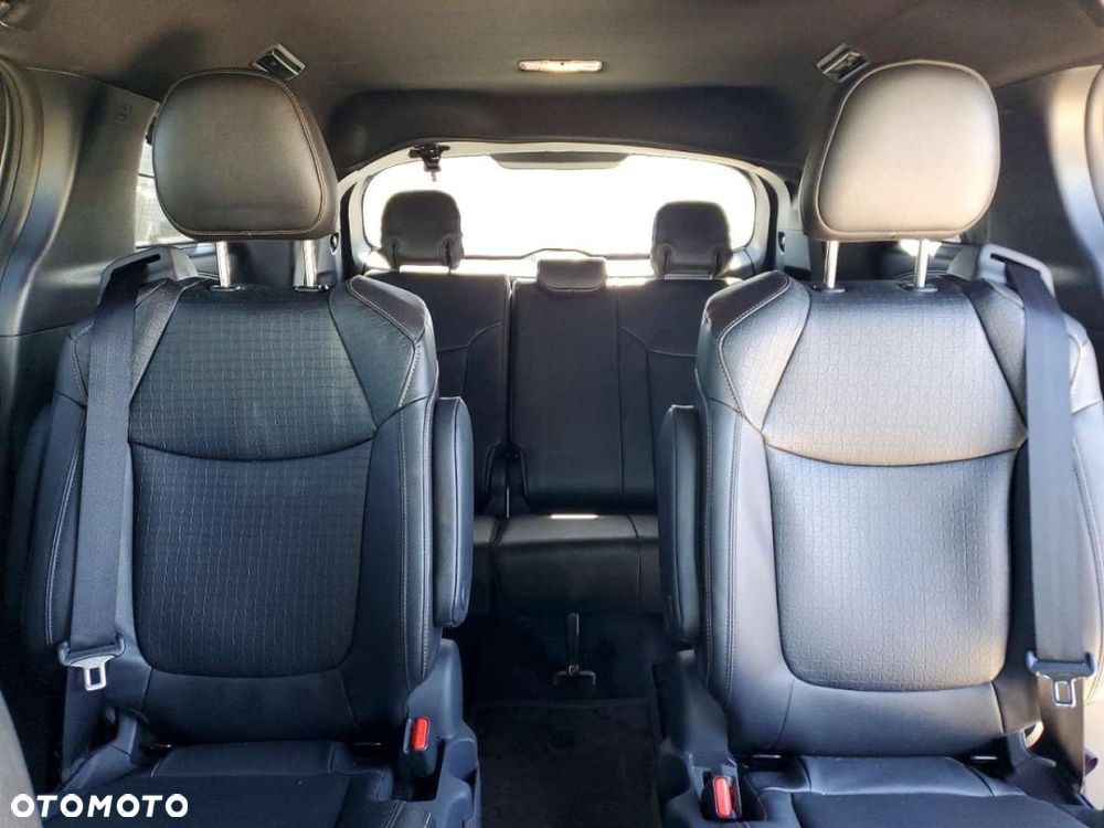 Toyota Sienna - 9