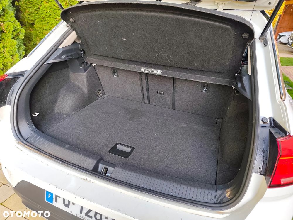 Volkswagen T-Roc - 16