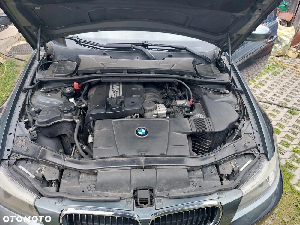 BMW Seria 3 318i - 15