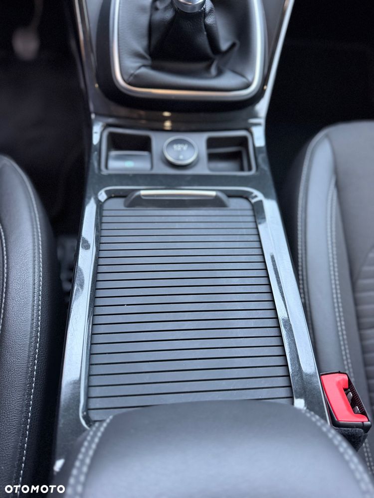 Ford Kuga - 29