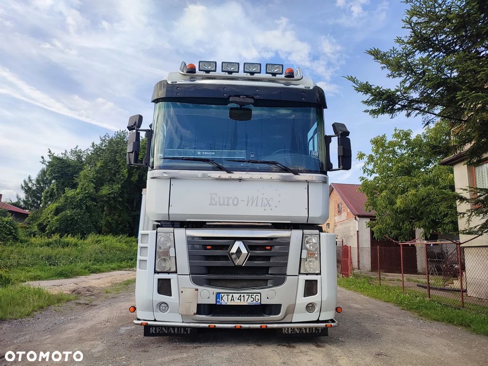 Renault MAGNUM - 4
