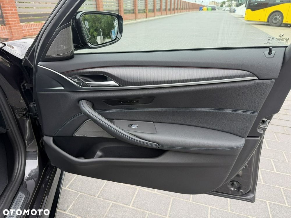 BMW Seria 5 520d xDrive mHEV M Sport sport - 34