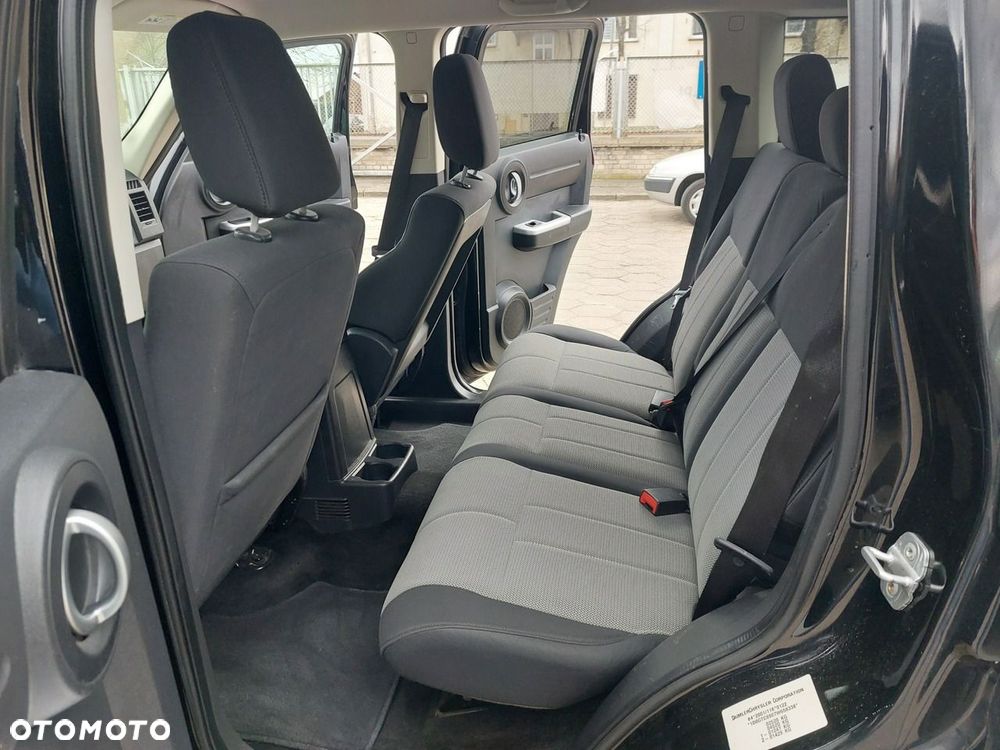 Dodge Nitro - 14