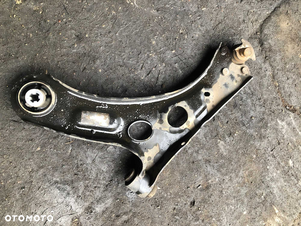 Opel Corsa F Wahacz LEWY
