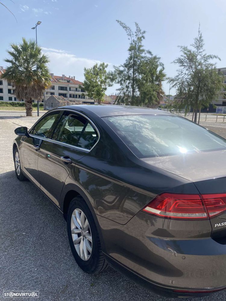 VW Passat 1.6 TDI Confortline - 9