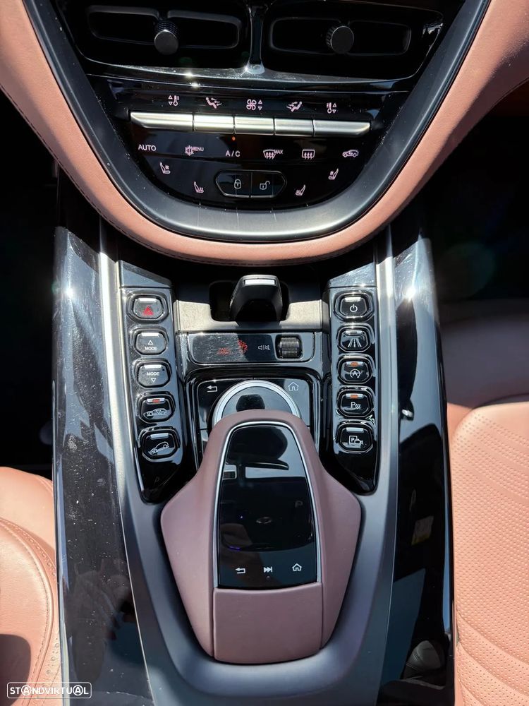 Aston Martin DBX Standard - 8