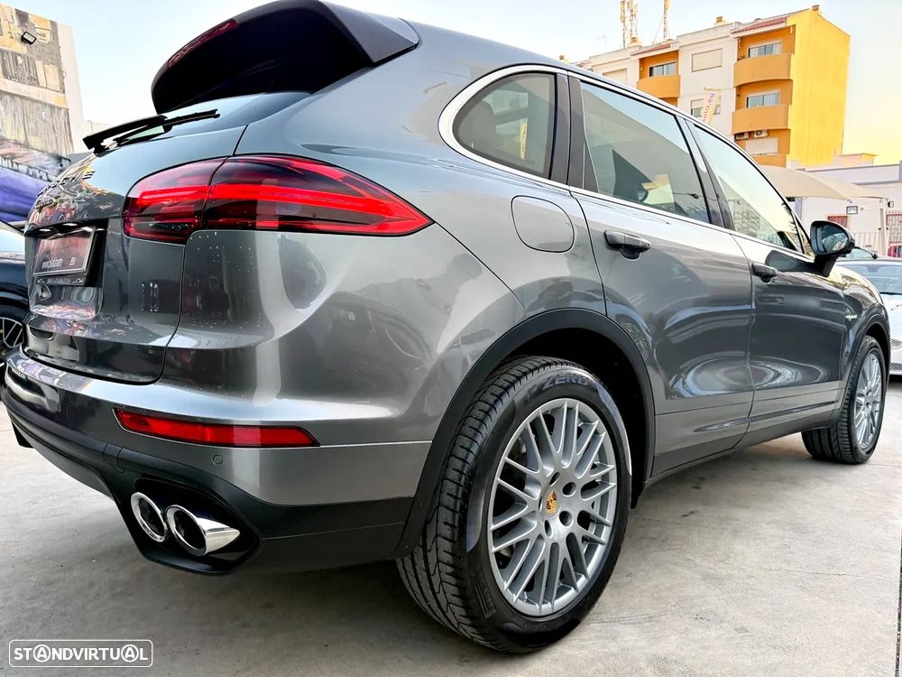 Porsche Cayenne S Hybrid - 45