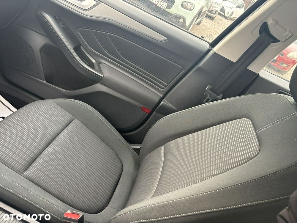 Ford Focus - 27