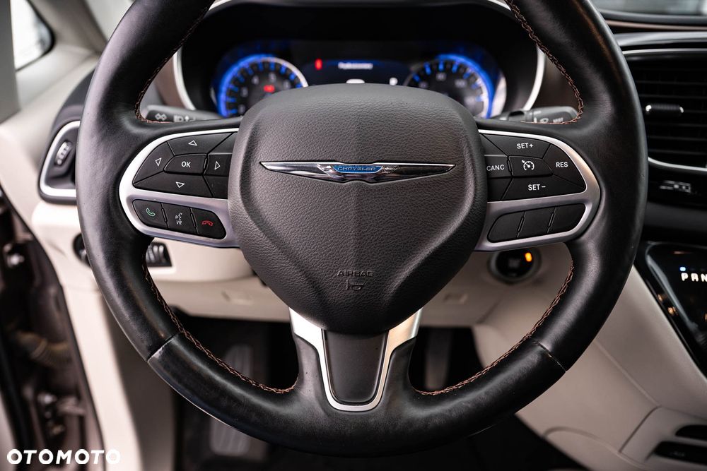 Chrysler Pacifica - 18