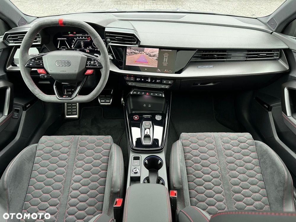 Audi RS3 Limousine - 14