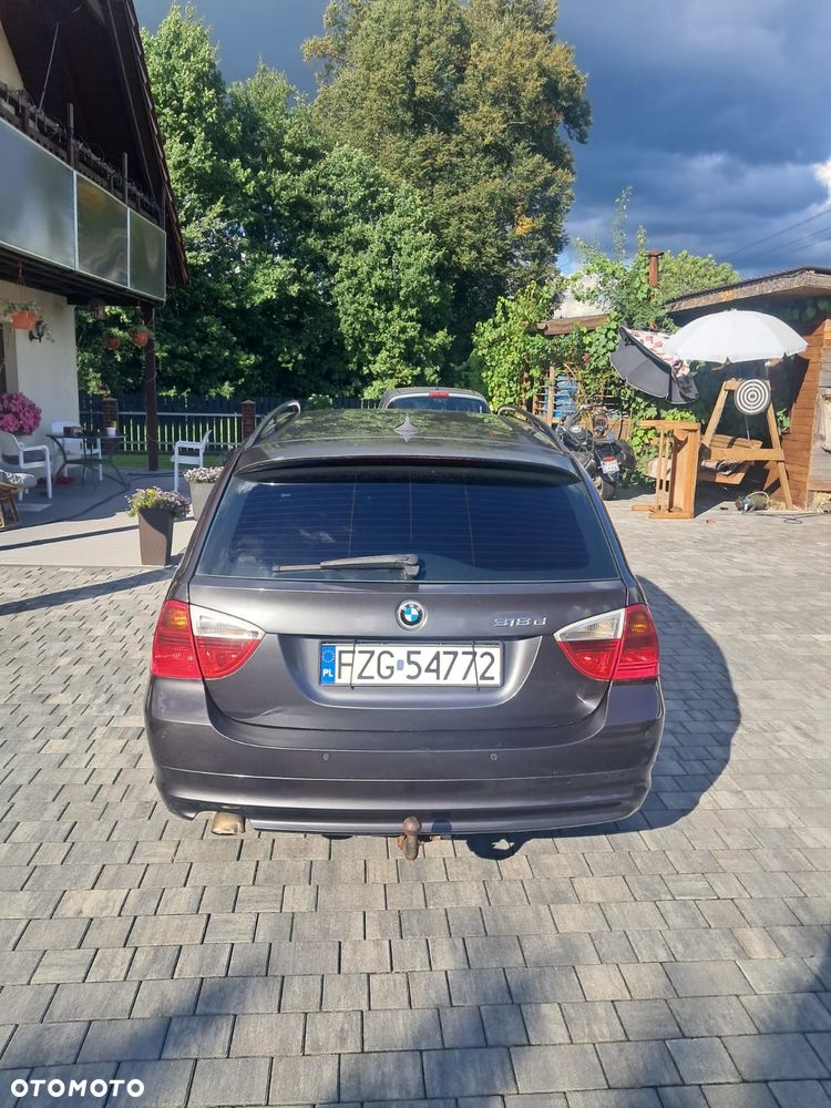 BMW Seria 3 318d - 6