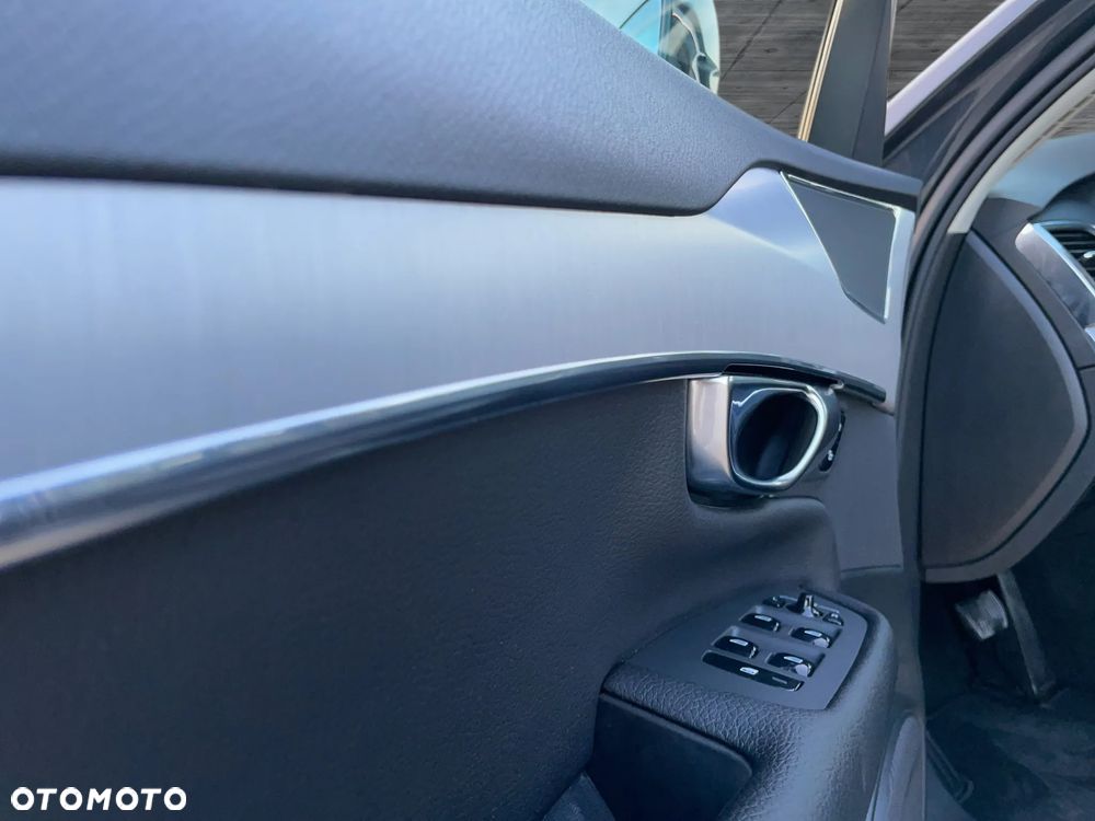 Volvo XC 90 B5 B AWD Inscription - 25