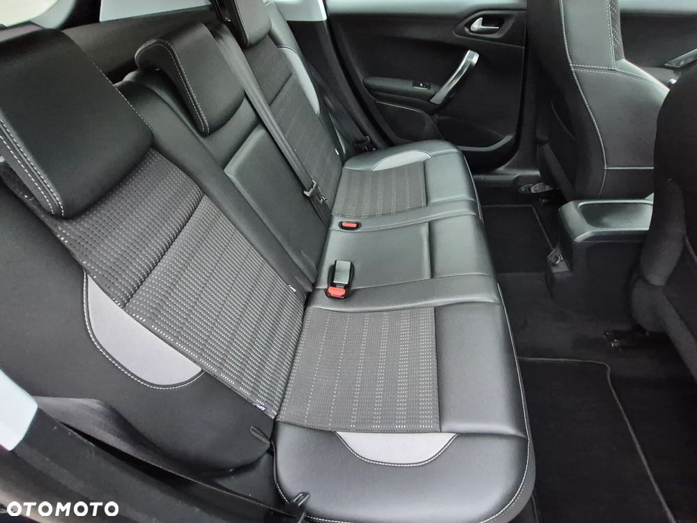Peugeot 2008 - 17
