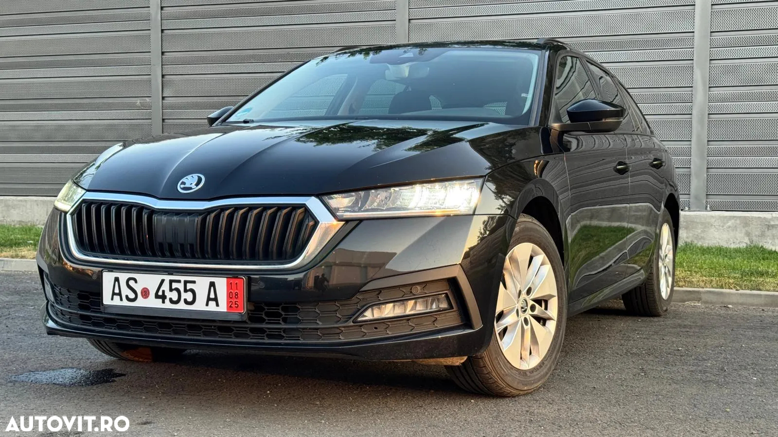 Skoda Octavia Combi 2.0 TDI DSG First Edition - 32