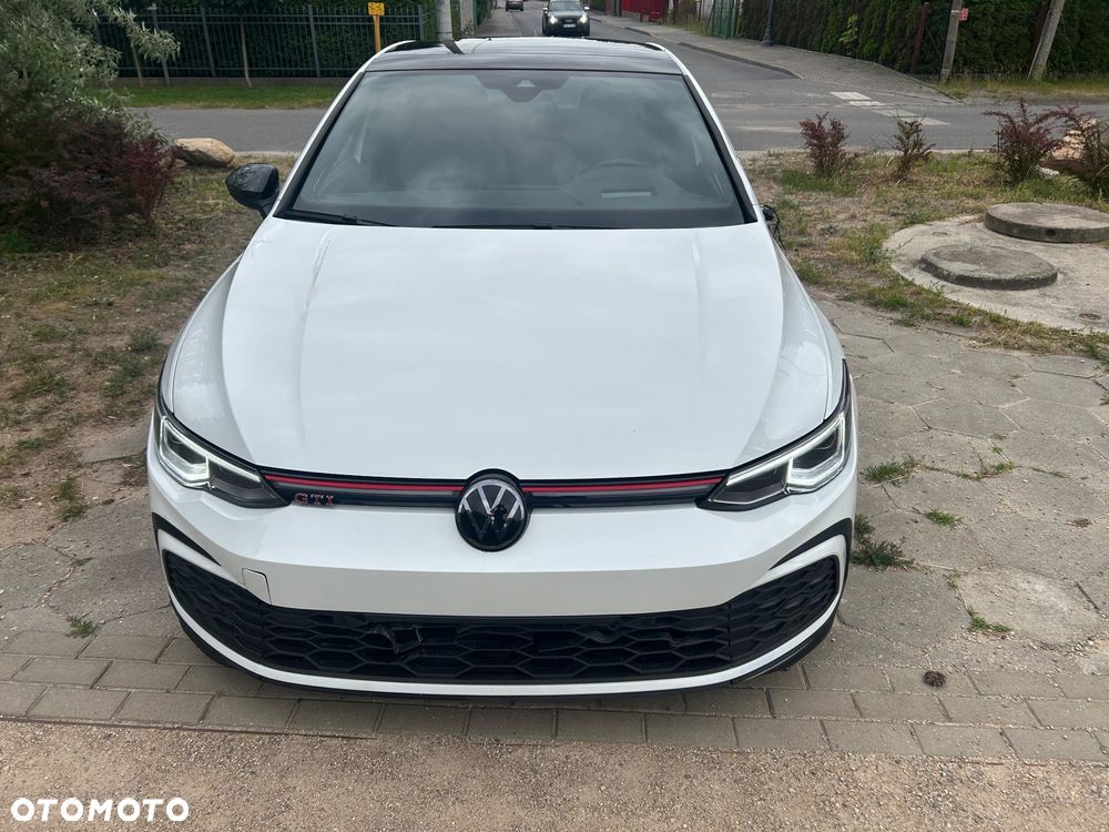 Volkswagen Golf - 2