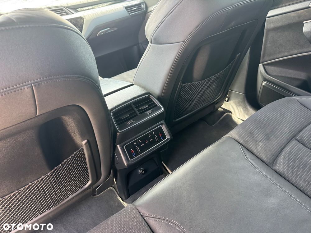 Audi Q8 Sportback e-tron - 12