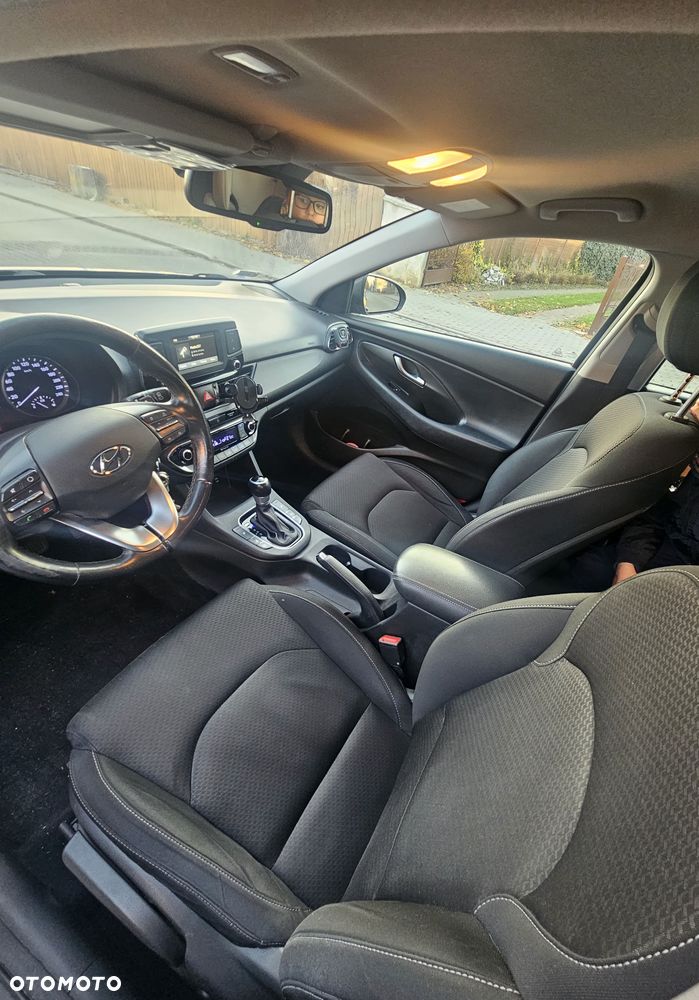 Hyundai i30 1.6 CRDi Comfort DCT - 3