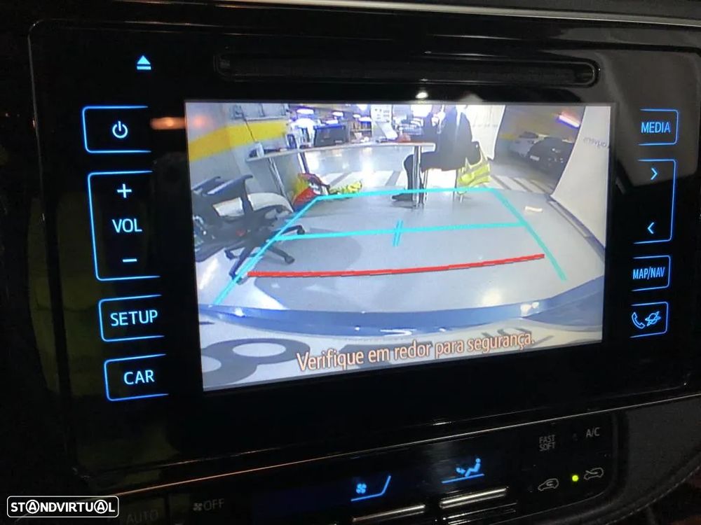 Toyota Auris Touring Sports 1.8 HSD Comfort +P.Sport+Navi - 6