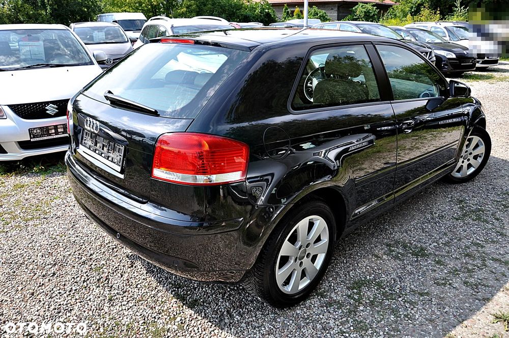 Audi A3 3-drzwiowe 1.6 Attraction - 11