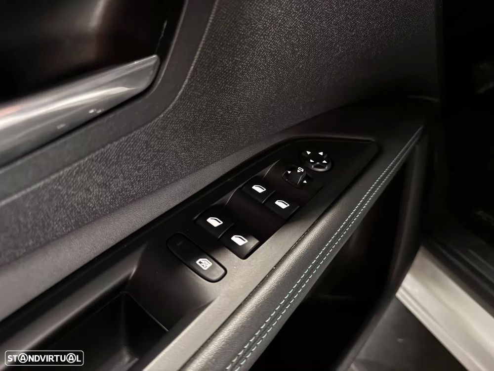 Peugeot 3008 1.6 Hybrid Allure e-EAT8 - 19