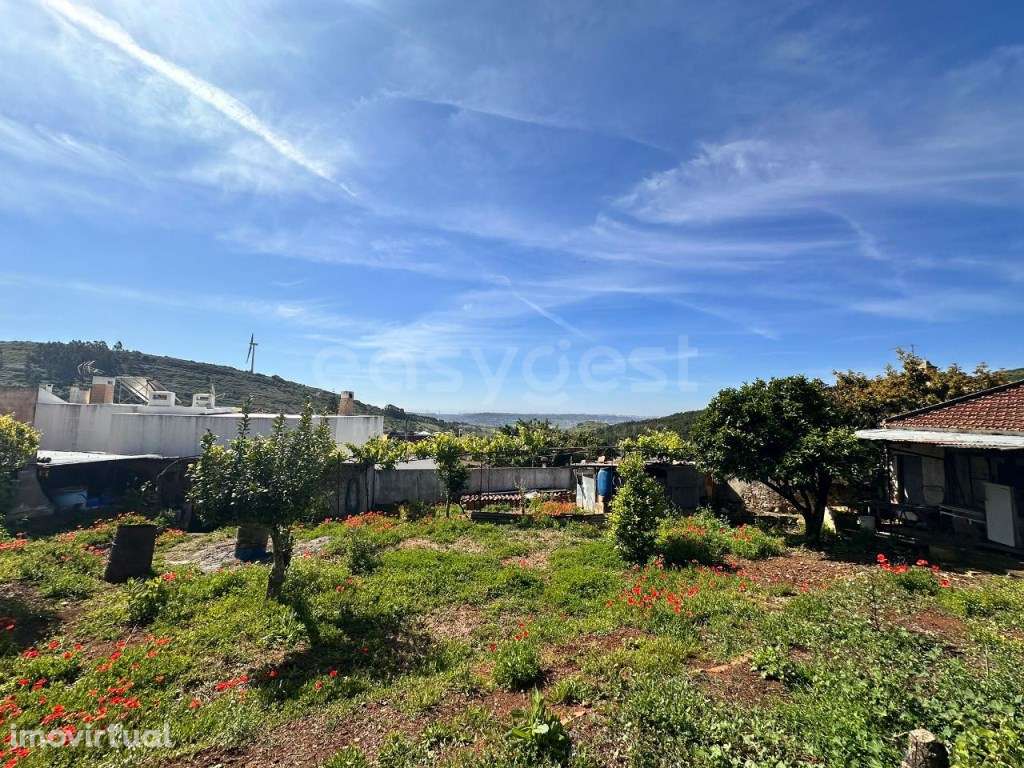 Terreno com casa térrea com vista para a serra - Grande imagem: 3/16